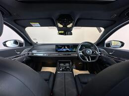 BMW i7 YF73FKE