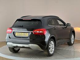 Mercedes-Benz GLA SR68KBZ