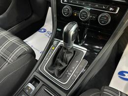 Volkswagen Golf YC68KGE