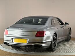 Bentley Flying Spur SN71VZD