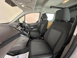 Ford Transit Connect YM22UNX