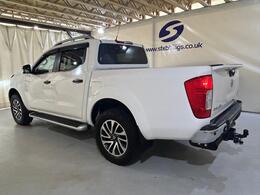 Nissan Navara DN67XNW