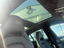 Porsche Panamera MK68WYM