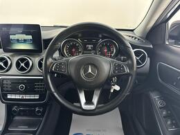 Mercedes-Benz GLA YH69VSZ