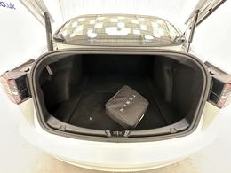 Tesla Model 3 YH21MYD