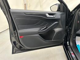 Ford Focus YJ68UAF