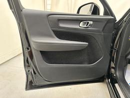 Volvo XC40 YM70MTZ
