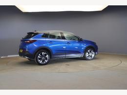 Vauxhall Grandland X VK69UGV