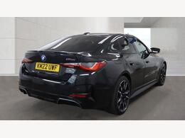 BMW i4 KM22UWF