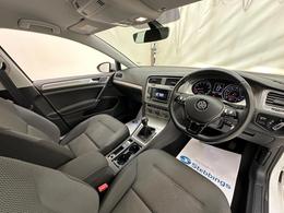 Volkswagen Golf DH66WPE