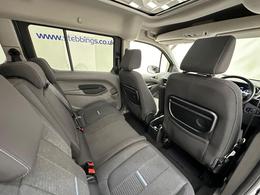 Ford Grand Tourneo Connect CN22PDZ