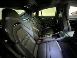 Porsche Panamera VU67KYG