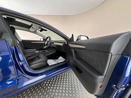 Tesla Model 3 BD72XBZ