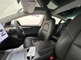 Tesla Model 3 YH21MYD