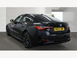 BMW i4 KM22UWF