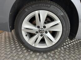 Volkswagen Golf VE22LUD