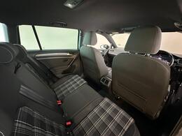 Volkswagen Golf YC68KGE