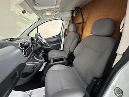 Peugeot Partner AE66JVR