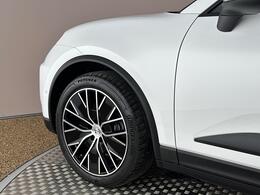 Porsche Macan FD74LXY