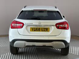 Mercedes-Benz GLA YG68UZR