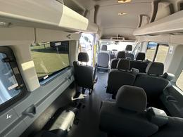 Ford Transit YP68UVJ