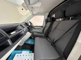 Volkswagen Transporter YW68UCP