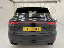Porsche Cayenne SW69BKY