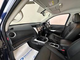 Nissan Navara YH21DDW