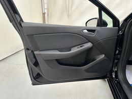 Renault Clio YE71SWN