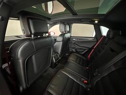 Porsche Macan AE18WBL