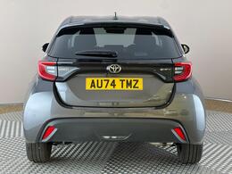 Toyota Yaris AU74TMZ
