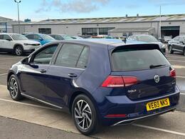 Volkswagen Golf VE69NKS