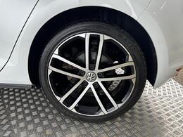 Volkswagen Golf DT66RVJ