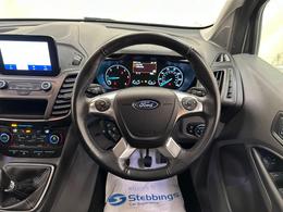 Ford Grand Tourneo Connect CN22PDZ