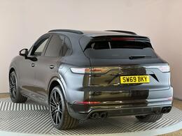 Porsche Cayenne SW69BKY