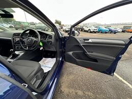 Volkswagen Golf VE69NKS