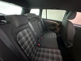 Volkswagen Golf YC68KGE