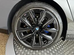 BMW i7 YF73FKE