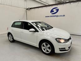 Volkswagen Golf DH66WPE