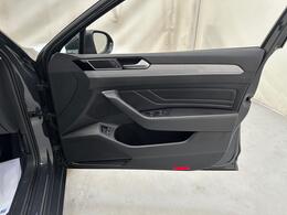 Volkswagen Passat YE70UZH