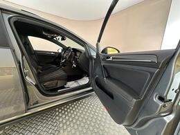 Volkswagen Golf YC68KGE