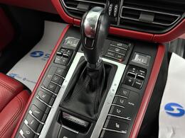 Porsche Macan AO20ZJJ