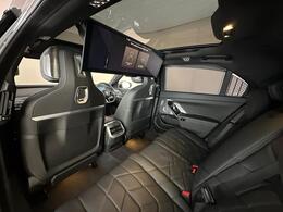 BMW i7 YF73FKE