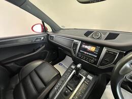 Porsche Macan AE18WBL