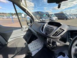 Ford Transit YP68UVJ