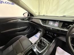 Vauxhall Insignia VU70YMO
