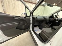 Ford Transit Courier EN66BNY