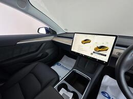 Tesla Model 3 BD72XBZ