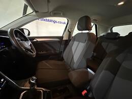 Volkswagen T-Roc AV22SYR