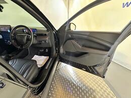 Ford Mustang Mach-E LG71VVO